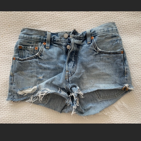 Levi's W25 501 WAVELINE Denim Shorts - Picture 5 of 8